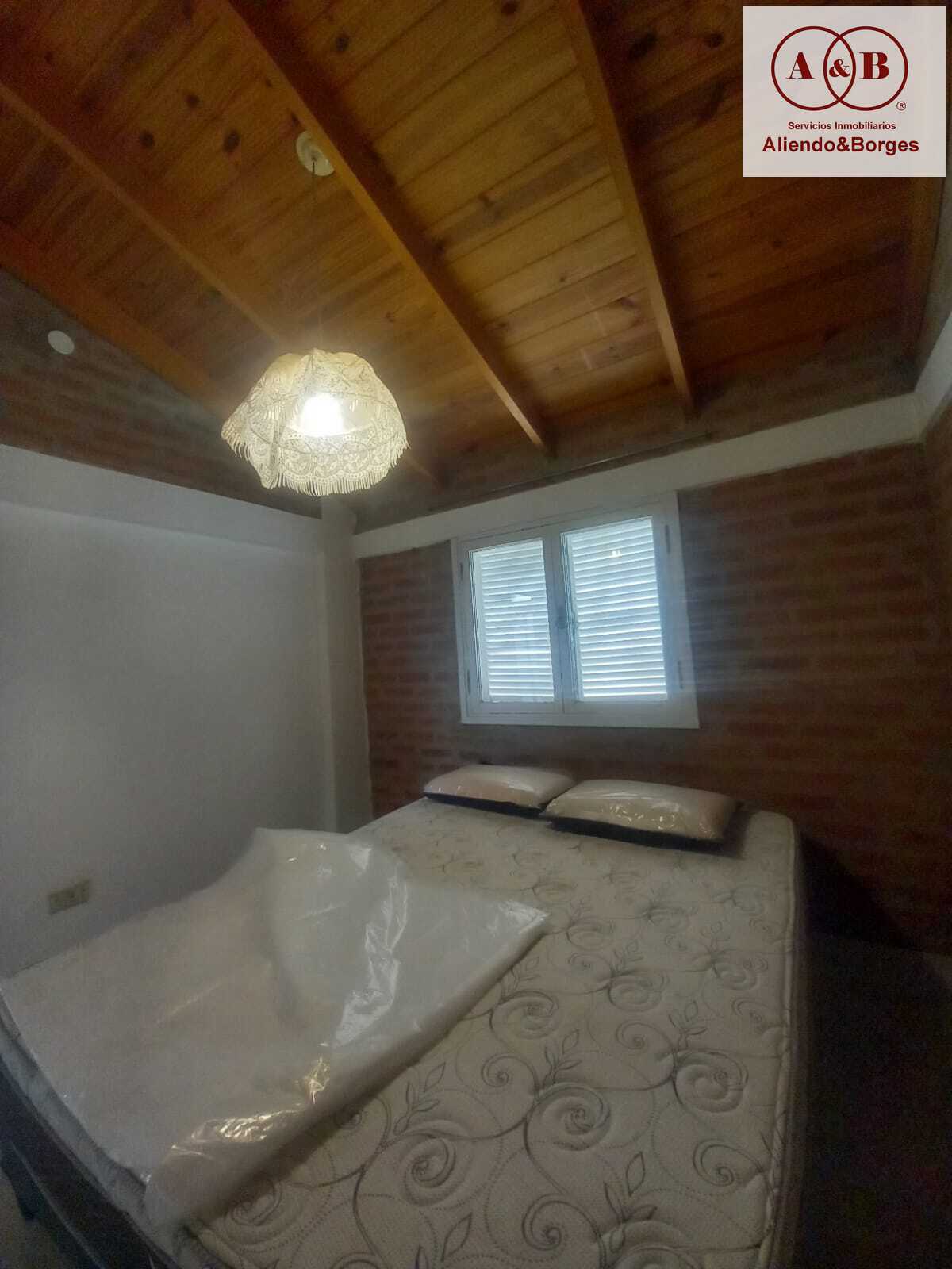 VENDEMOS CASA. UBICADA EN BANDA NORTE, 3 DORMITORIOS CON PATIO, PILETA Y COCHERA MAS DE UN VEHÍCULO EN LÍNEA, RIO CUARTO CORDONBA