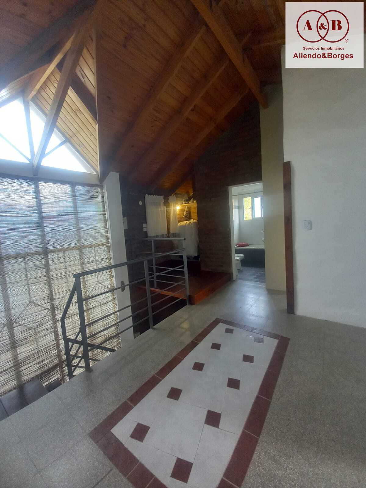 VENDEMOS CASA. UBICADA EN BANDA NORTE, 3 DORMITORIOS CON PATIO, PILETA Y COCHERA MAS DE UN VEHÍCULO EN LÍNEA, RIO CUARTO CORDONBA