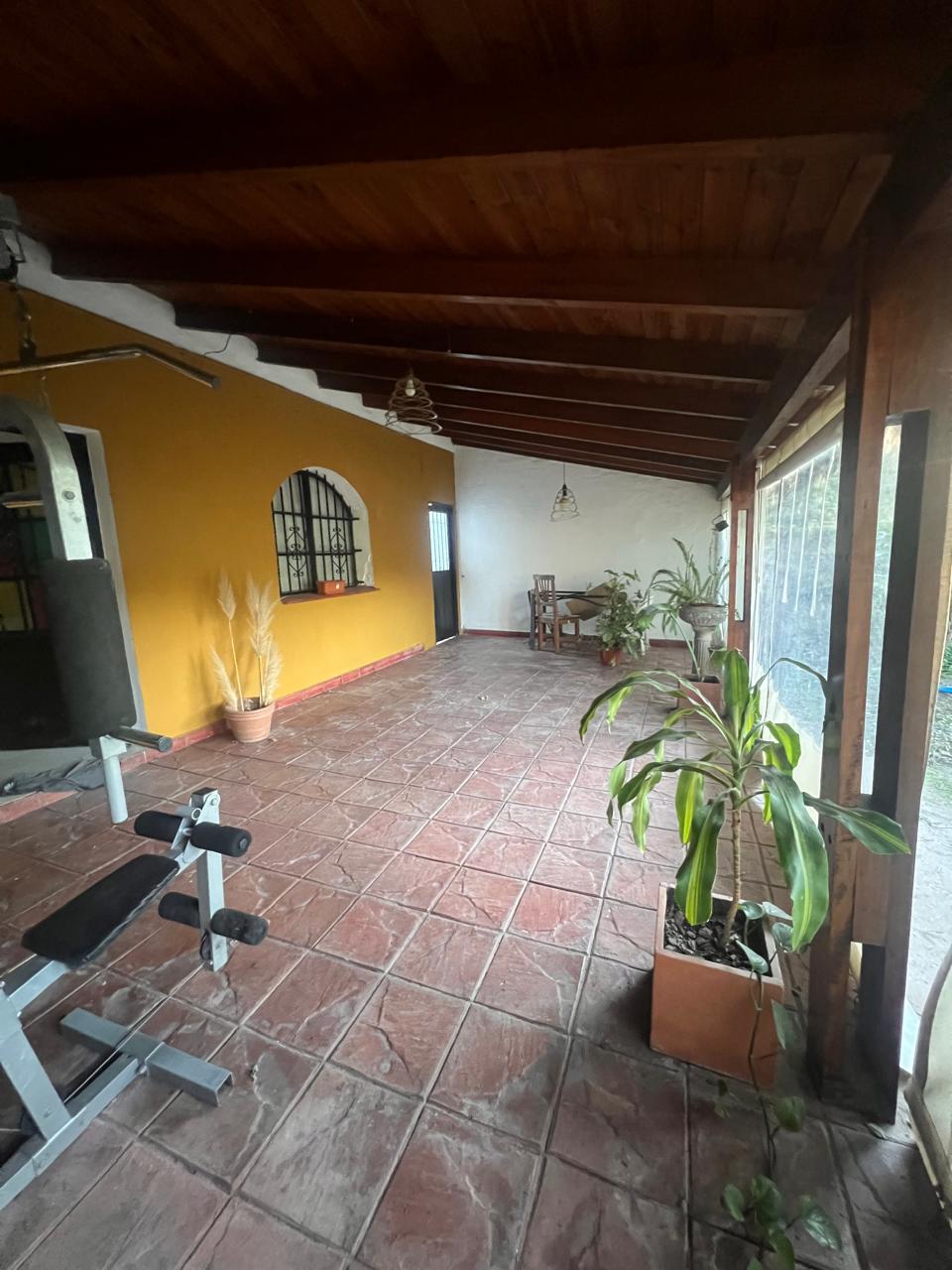 OPORTUNIDAD EN VILLA ALLENDE -  VENTA DE CASA CON DOBLE SALIDA
