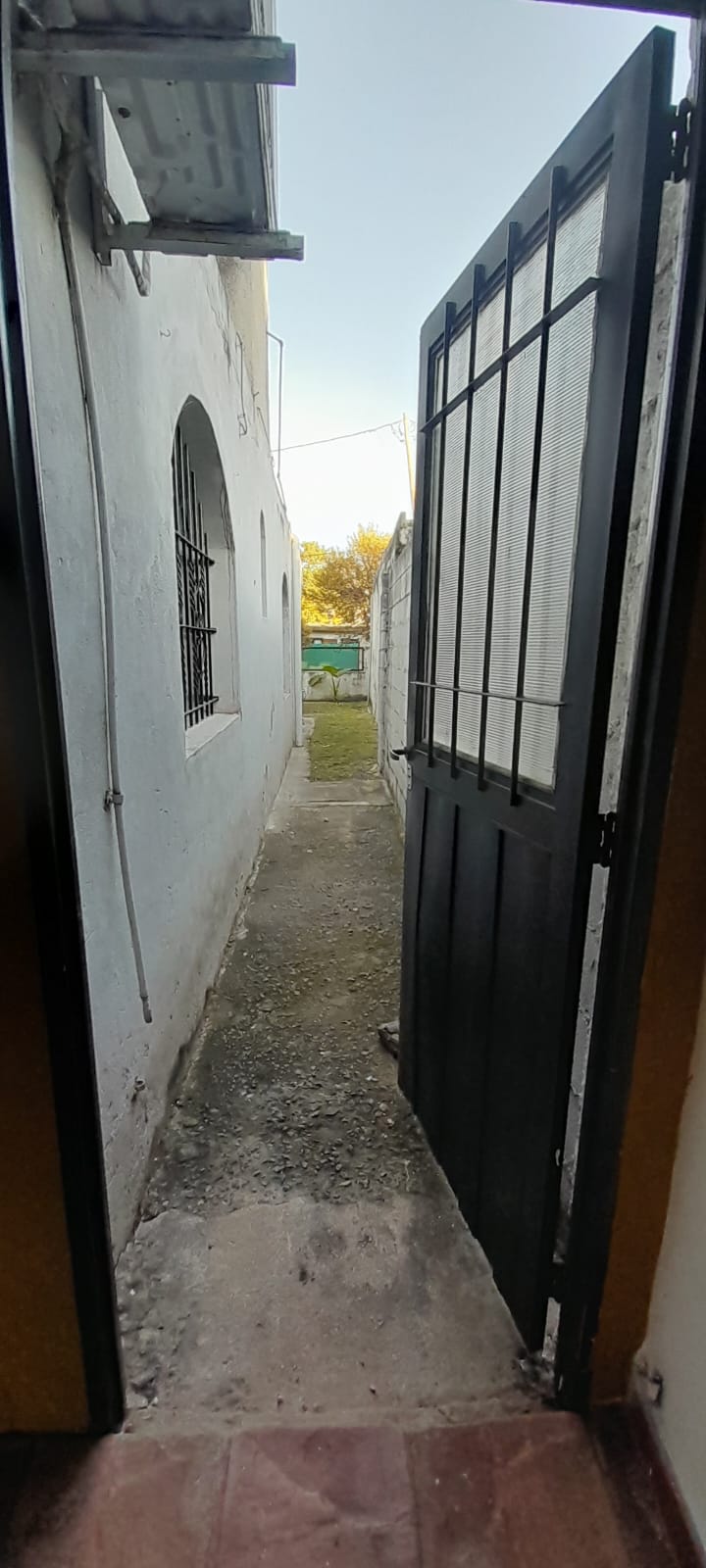 OPORTUNIDAD EN VILLA ALLENDE -  VENTA DE CASA CON DOBLE SALIDA
