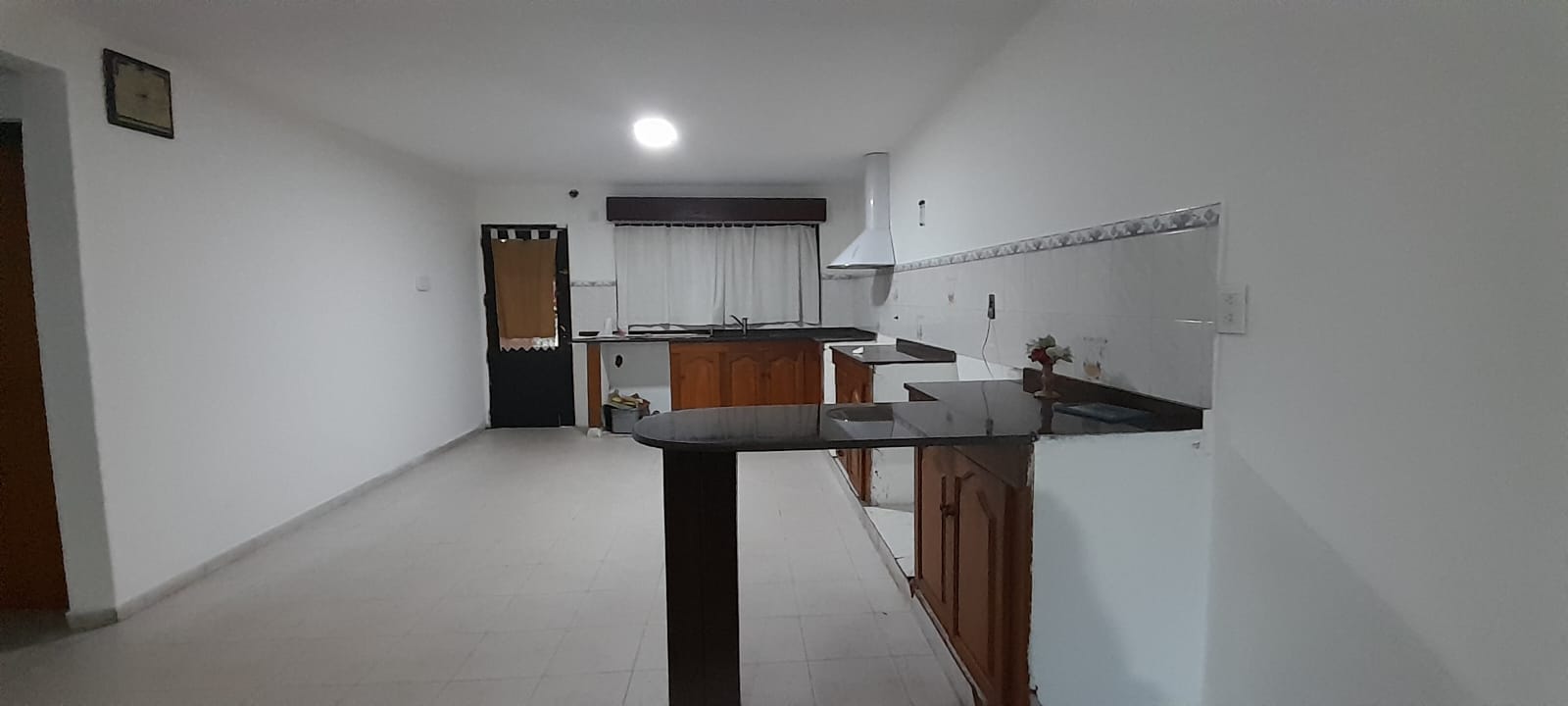 OPORTUNIDAD EN VILLA ALLENDE -  VENTA DE CASA CON DOBLE SALIDA