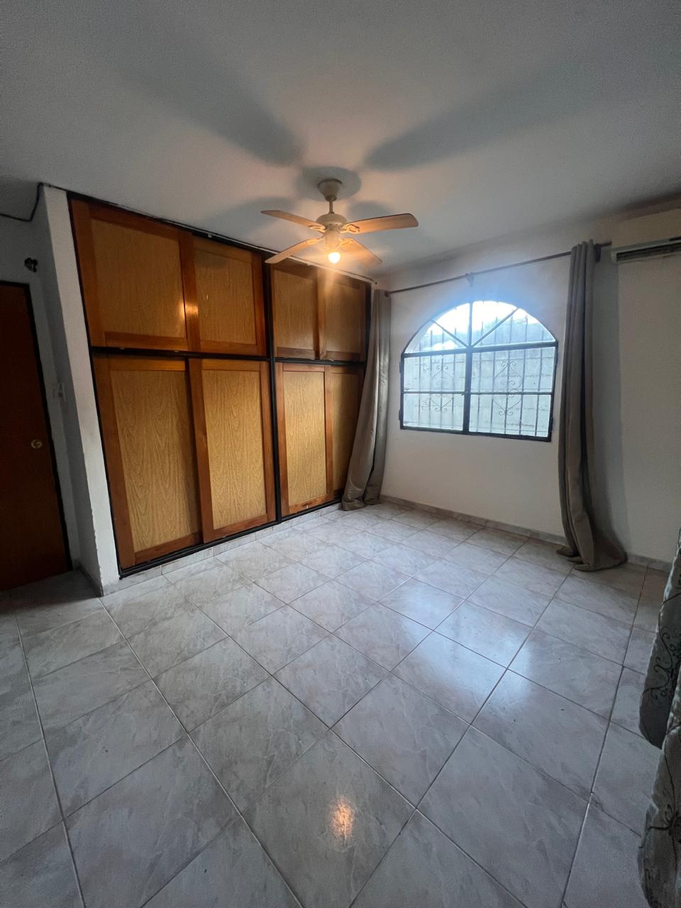 OPORTUNIDAD EN VILLA ALLENDE -  VENTA DE CASA CON DOBLE SALIDA