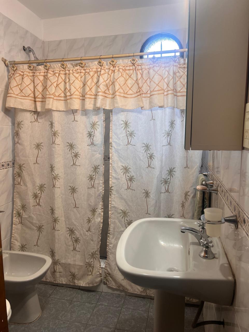 OPORTUNIDAD EN VILLA ALLENDE -  VENTA DE CASA CON DOBLE SALIDA