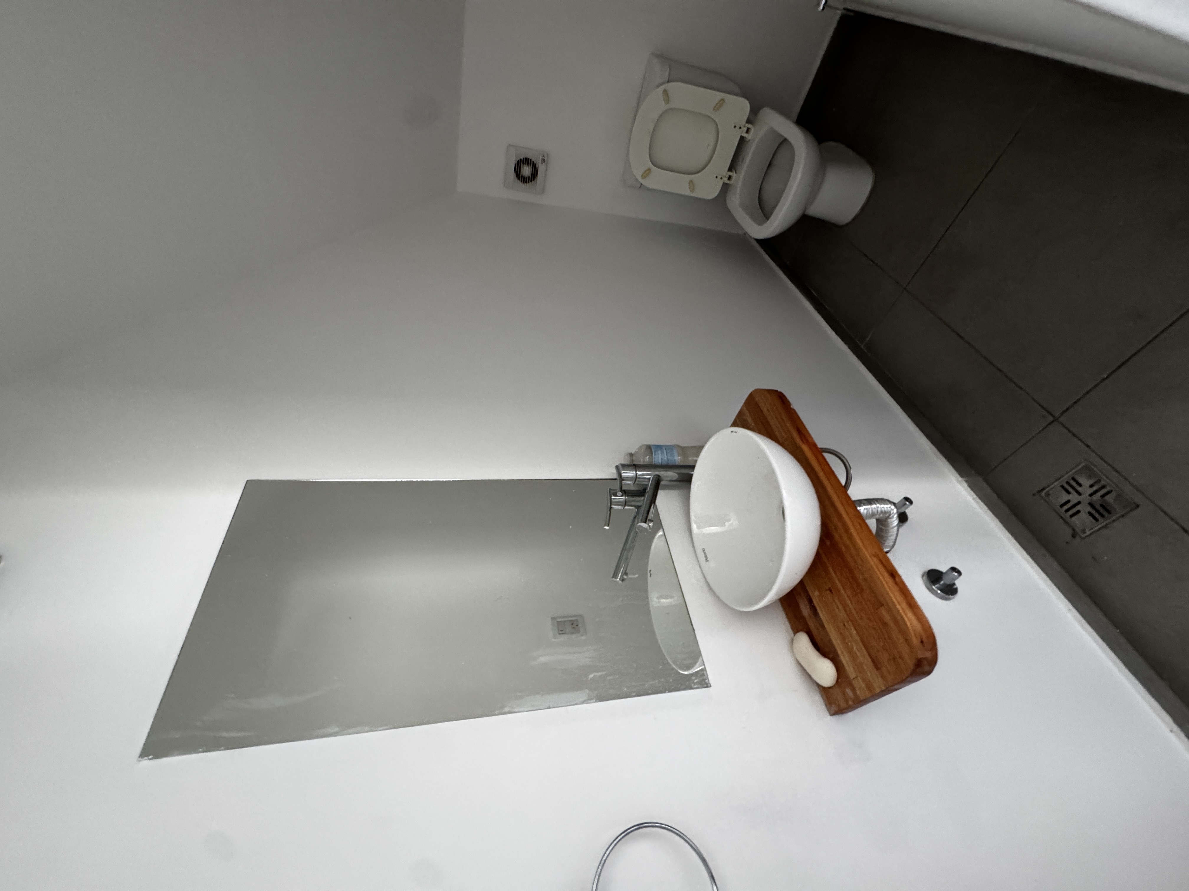 Moderno Dúplex en Alquiler  3 Dormitorios, 3 Baños, Patio y Galería con Asador en Claros del Bosque