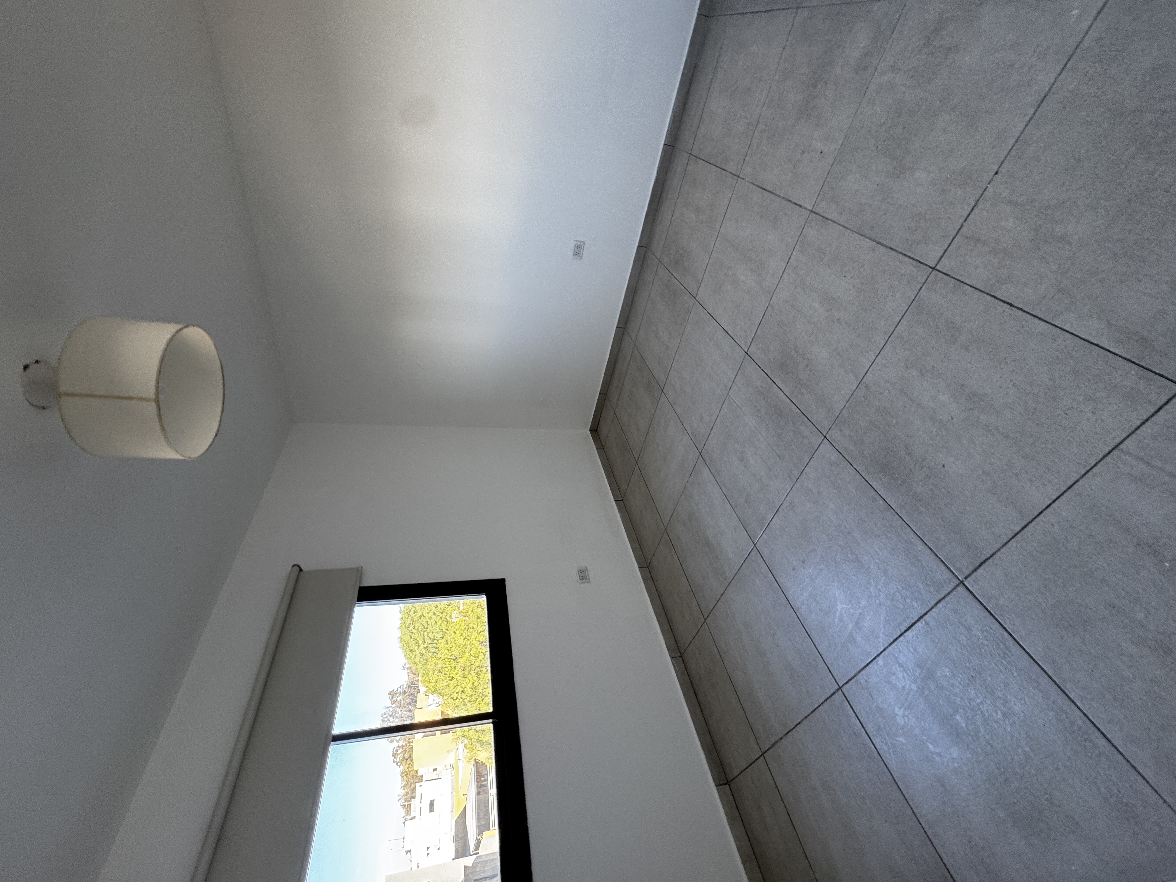 Moderno Dúplex en Alquiler  3 Dormitorios, 3 Baños, Patio y Galería con Asador en Claros del Bosque