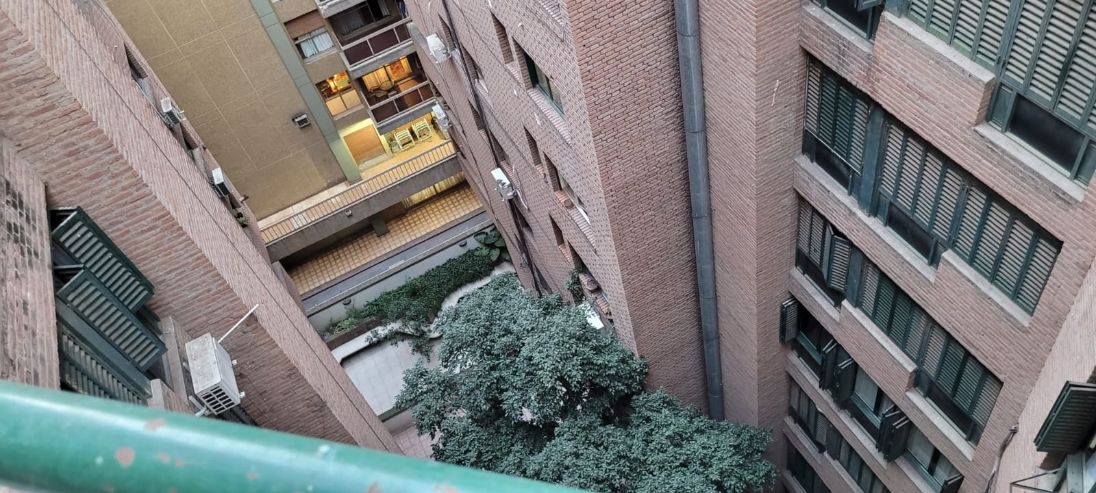 NUEVA CORDOBA DEPARTAMENTO EN ALQUILER, UN DORMITORIO, BALCON, COCINA INTEGRADA, BAÑO COMPLETO, CONTRAFRENTE, PISO ALTO!