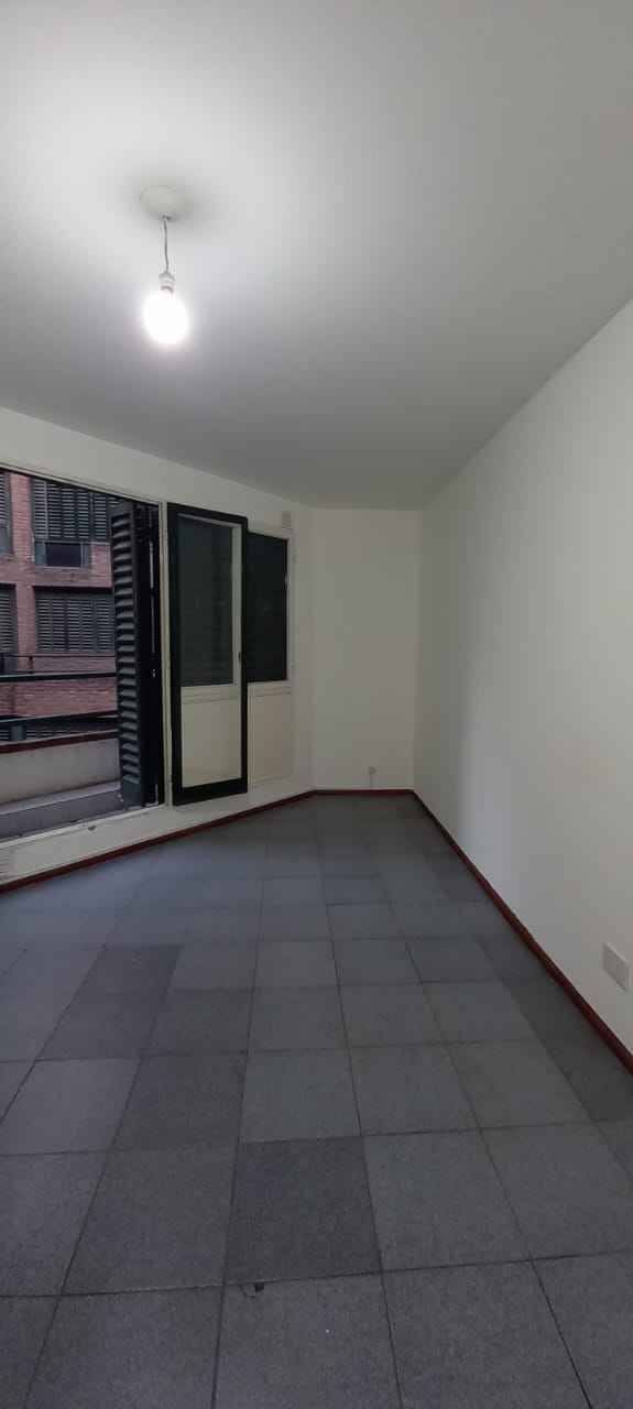 NUEVA CORDOBA DEPARTAMENTO EN ALQUILER, UN DORMITORIO, BALCON, COCINA INTEGRADA, BAÑO COMPLETO, CONTRAFRENTE, PISO ALTO!