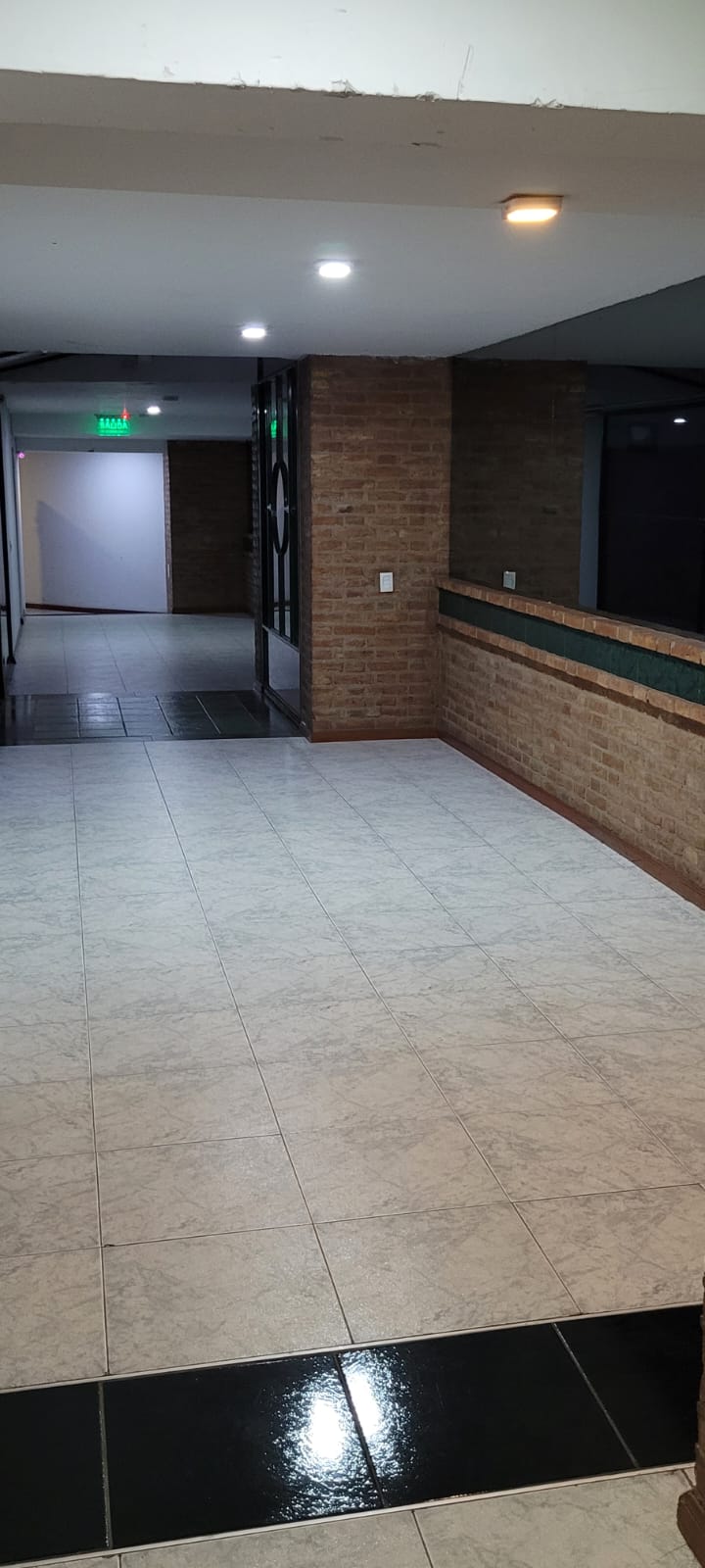 NUEVA CORDOBA DEPARTAMENTO EN ALQUILER, UN DORMITORIO, BALCON, COCINA INTEGRADA, BAÑO COMPLETO, CONTRAFRENTE, PISO ALTO!