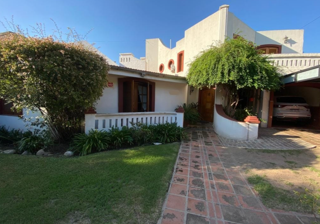 SE VENDE CASA EN VILLA BELGRANO ZONA NORTE