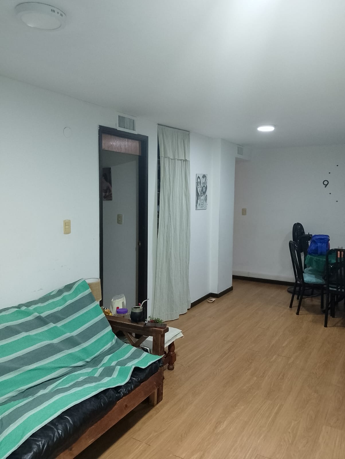 VENDO DEPARTAMENTO 2 DORMITORIOS Y COCHERA-BARRIO CENTRO