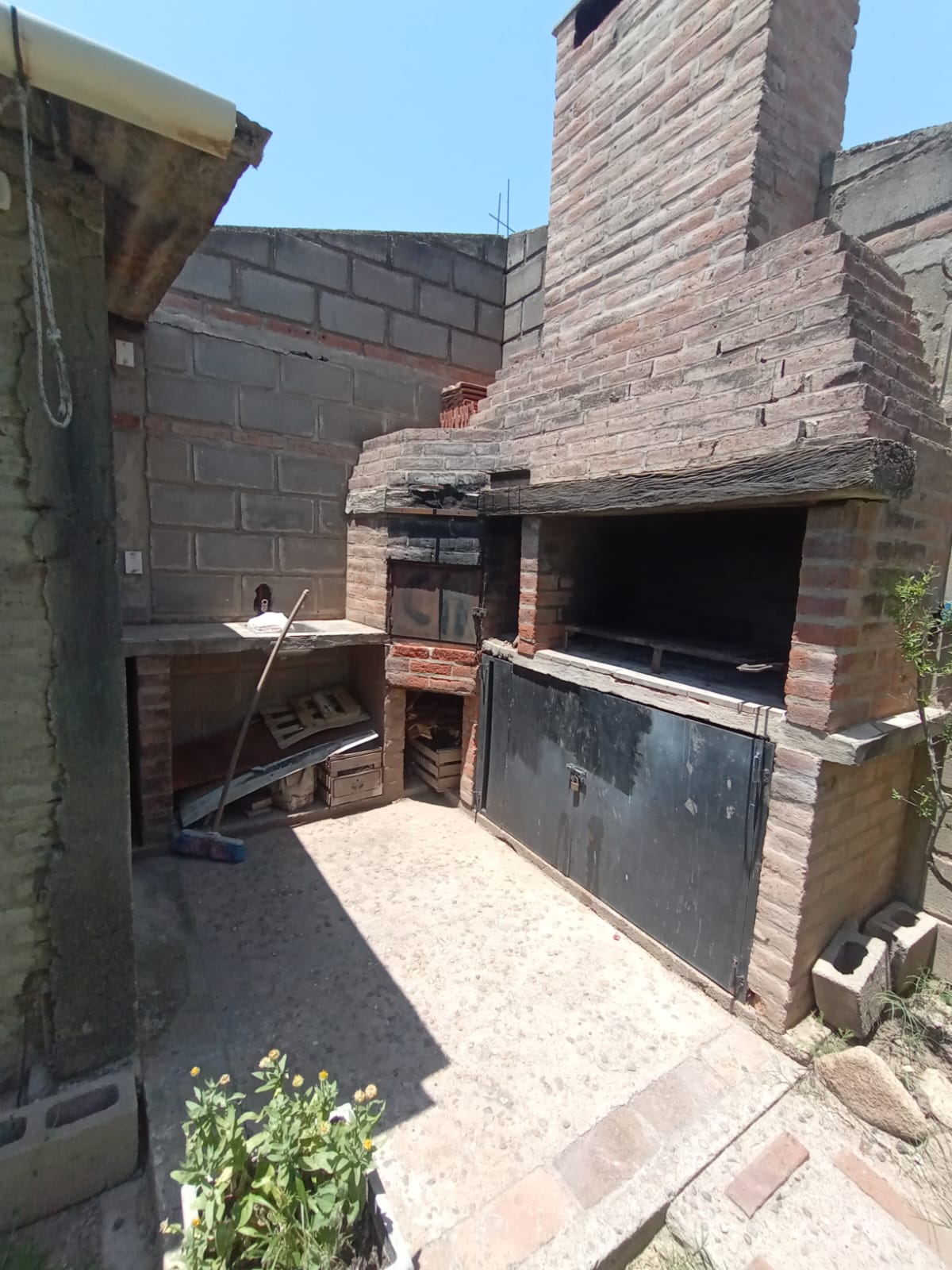 VENDO CASA 3 DORMITORIOS-MATIENZO-APTO CREDITO BANCARIO