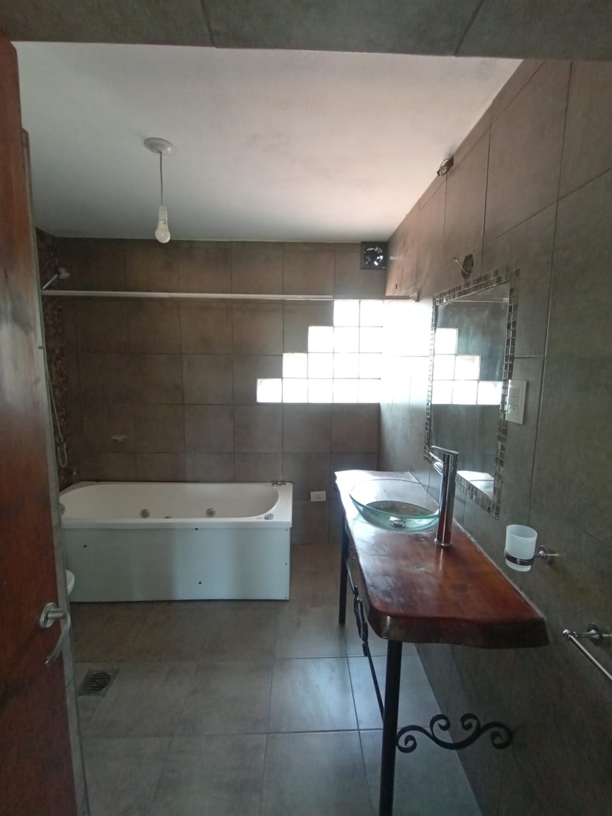 VENDO CASA 3 DORMITORIOS-MATIENZO-APTO CREDITO BANCARIO