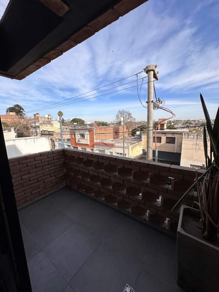 EXCELENTE OPORTUNIDAD DPTO CON UN AÑO DE USO, ESTILO DUPLEX!!!!