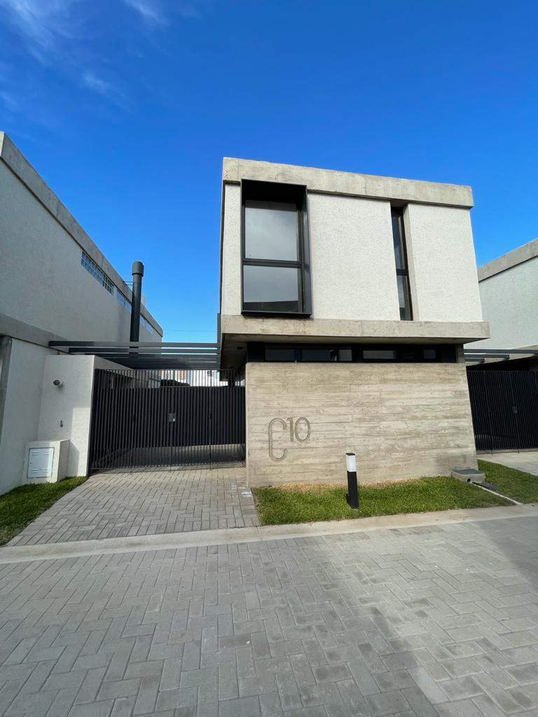 OPORTUNIDAD!!! DUPLEX CATEGORÍA! ZONA JARDIN CLARET!!