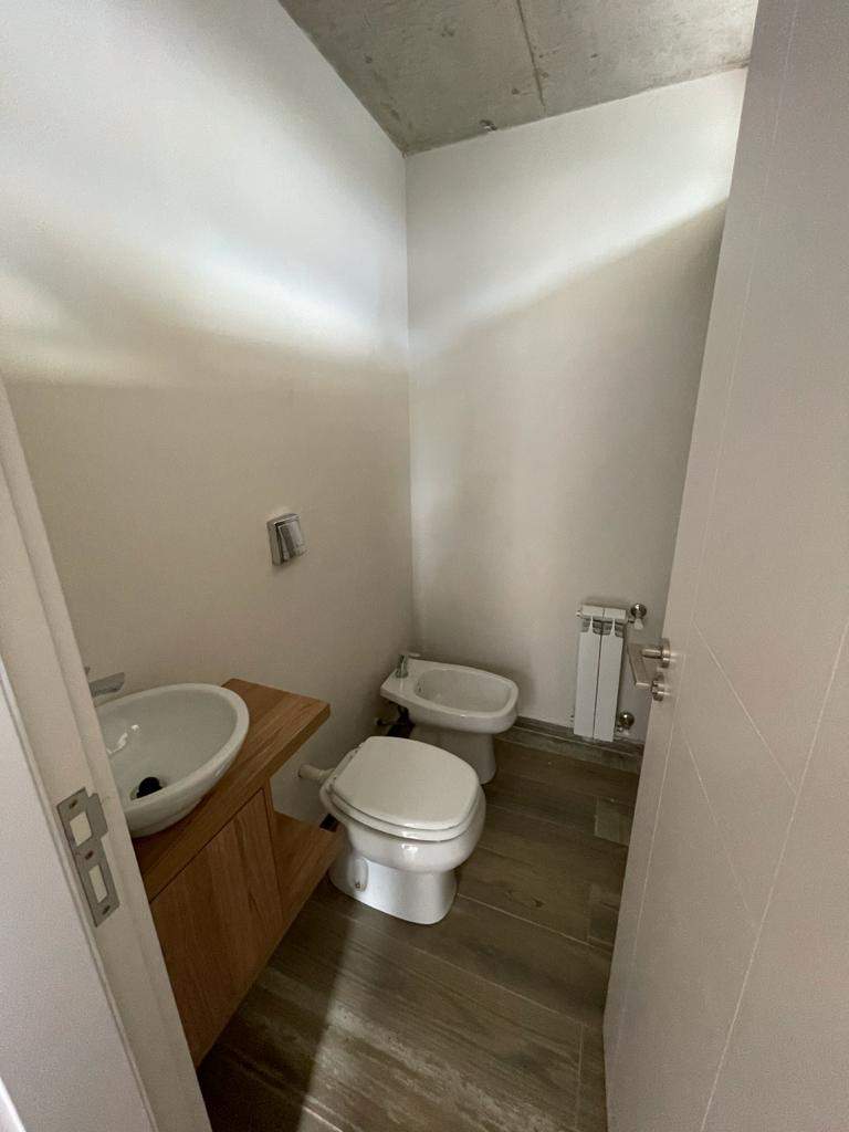 OPORTUNIDAD!!! DUPLEX CATEGORÍA! ZONA JARDIN CLARET!!