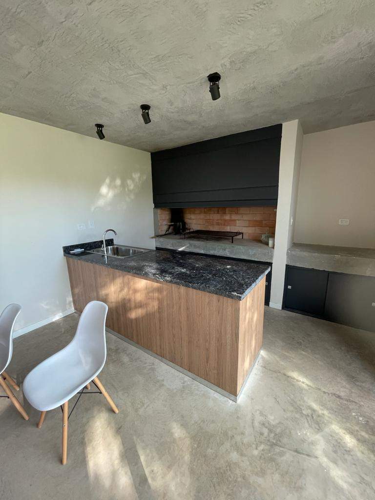 OPORTUNIDAD!!! DUPLEX CATEGORÍA! ZONA JARDIN CLARET!!