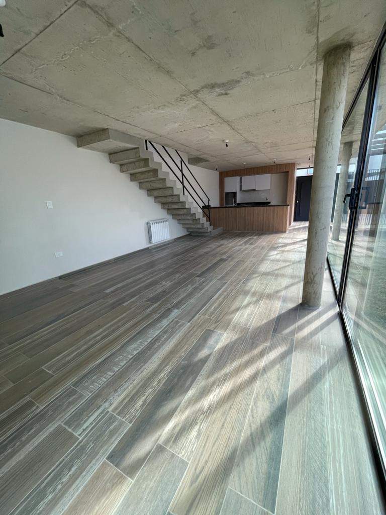 OPORTUNIDAD!!! DUPLEX CATEGORÍA! ZONA JARDIN CLARET!!