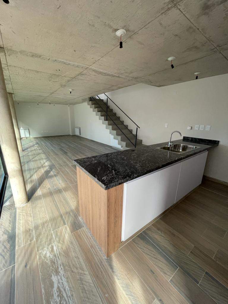 OPORTUNIDAD!!! DUPLEX CATEGORÍA! ZONA JARDIN CLARET!!
