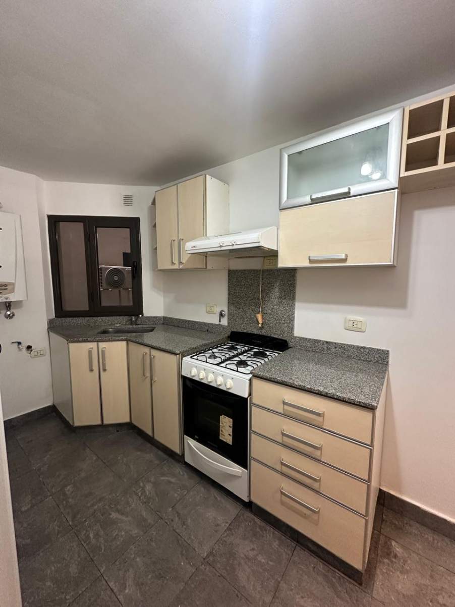 SE VENDE EXCELENTE DPTO DE UN DORMITORIO Y MEDIO EN NUEVA CORDOBA!!!!