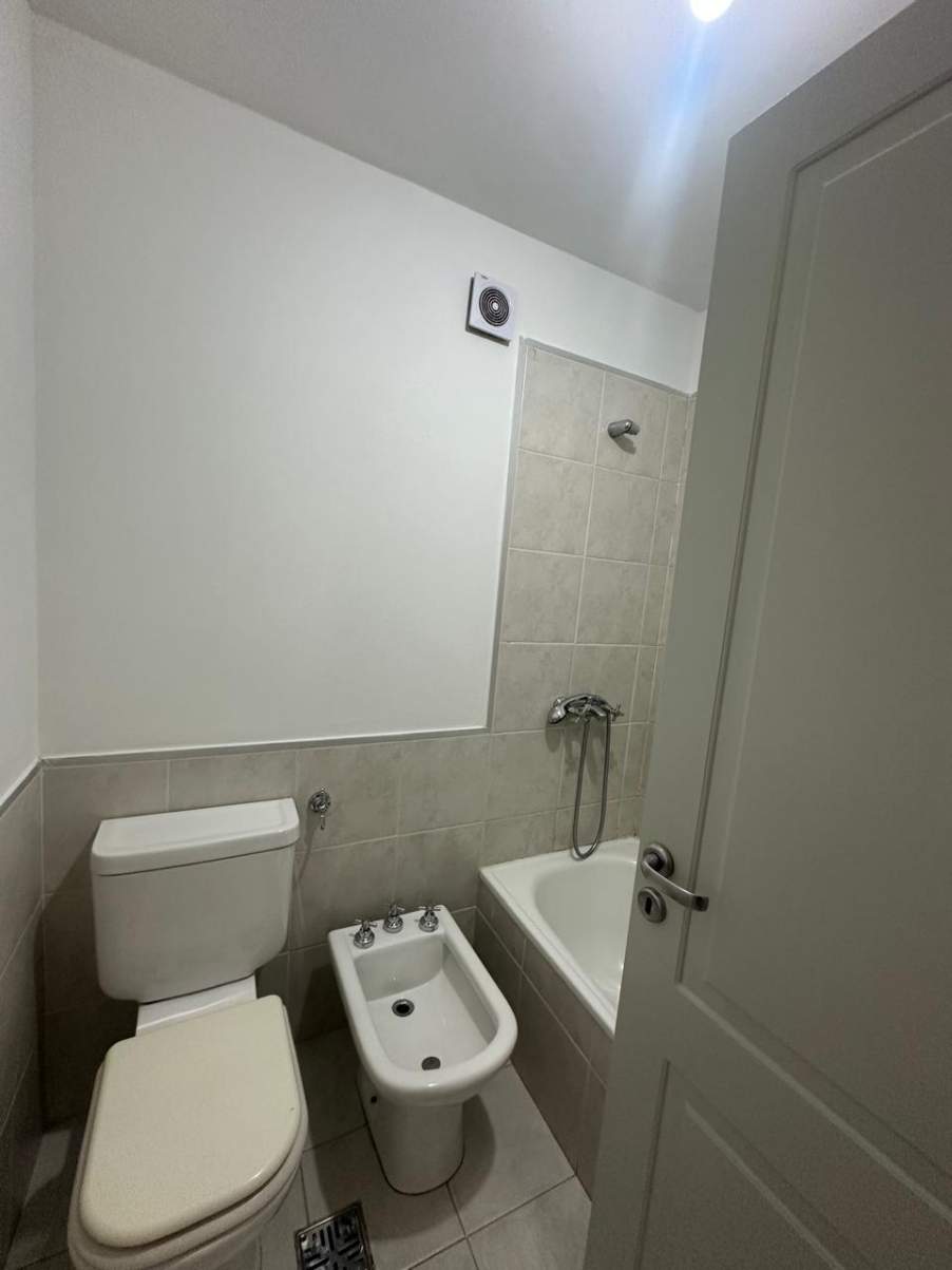 SE VENDE EXCELENTE DPTO DE UN DORMITORIO Y MEDIO EN NUEVA CORDOBA!!!!
