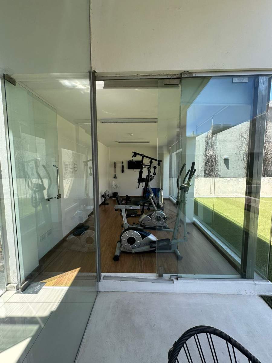SE VENDE EXCELENTE DPTO DE UN DORMITORIO DE CATEGORIA CON COCHERA!!!!