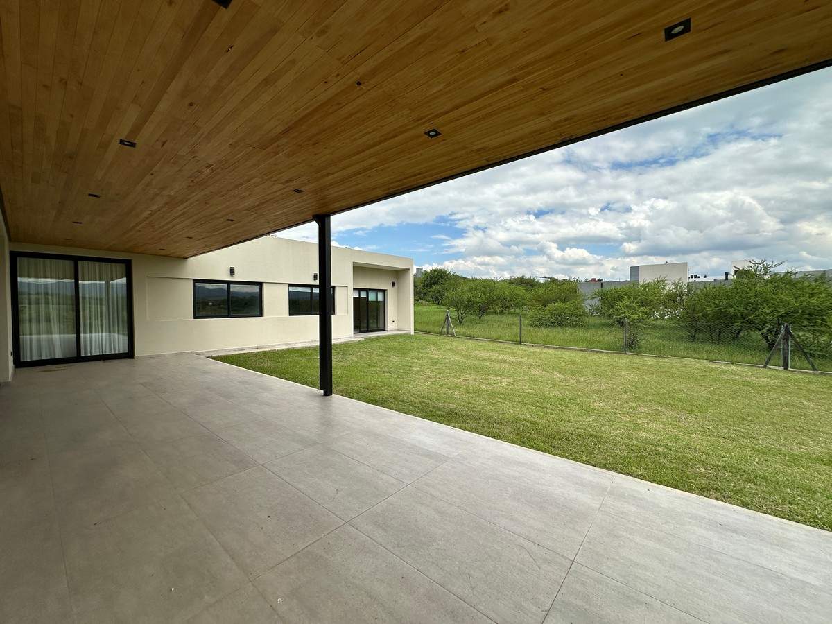 Casa en Alquiler en EL TERRÓN  MENDIOLAZA
