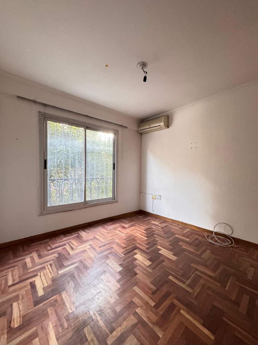 SOBRE 25 DE MAYO - 2 DORM, COCINA SEPARADA CBALCON - LO VEMOS?