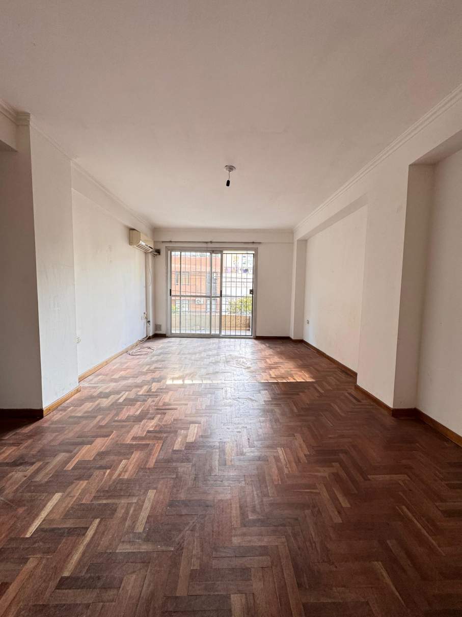 SOBRE 25 DE MAYO - 2 DORM, COCINA SEPARADA CBALCON - LO VEMOS?