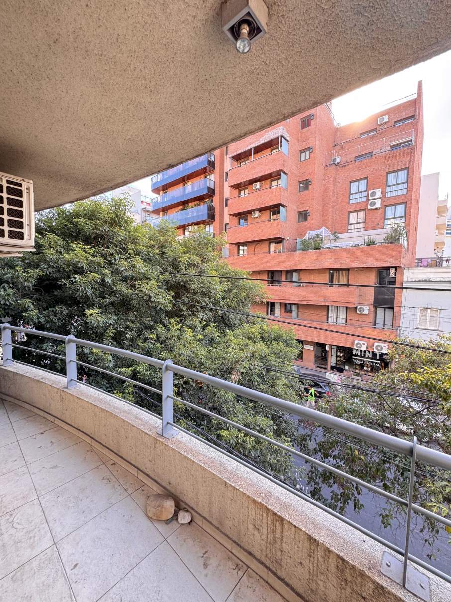 SOBRE 25 DE MAYO - 2 DORM, COCINA SEPARADA CBALCON - LO VEMOS?