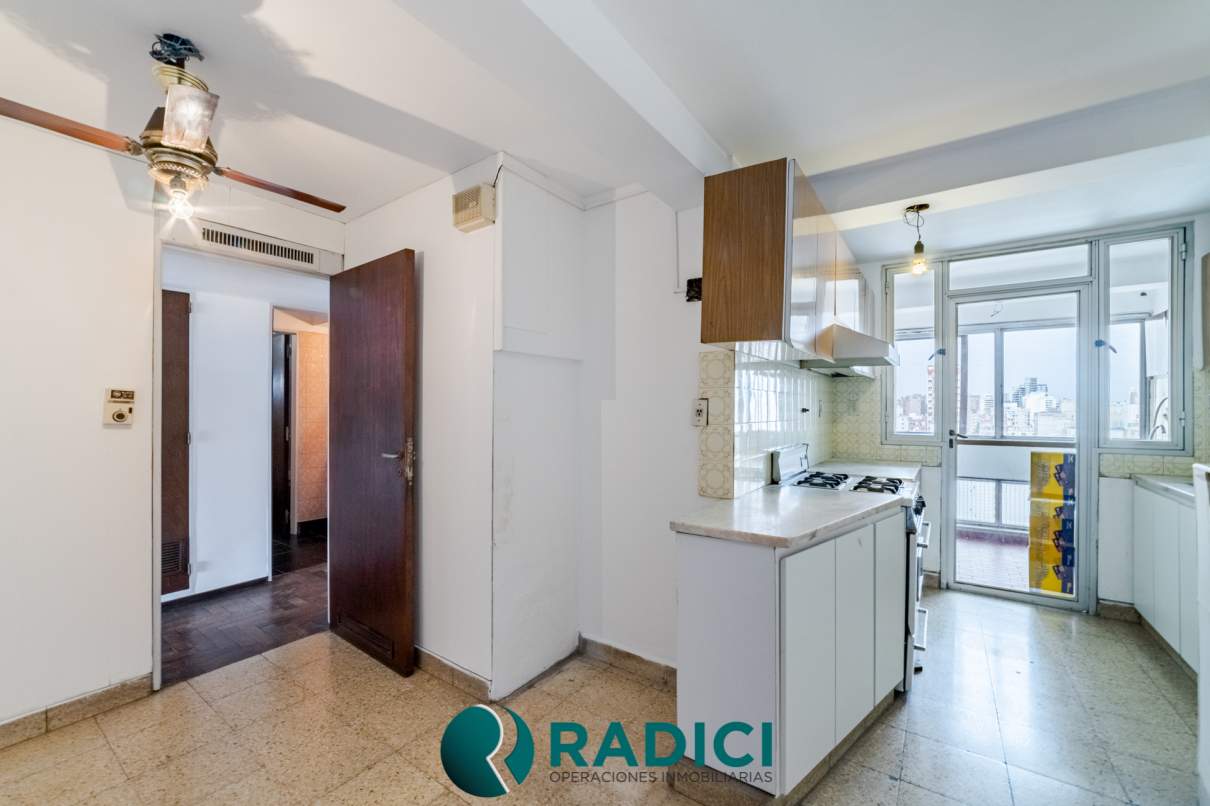 VENTA ESPECTACULAR SEMI PISO A METROS DE CAÑADA C COCHERA! SOBRE AV COLON! LO VEMOS!