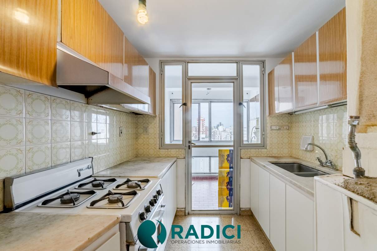 VENTA ESPECTACULAR SEMI PISO A METROS DE CAÑADA C COCHERA! SOBRE AV COLON! LO VEMOS!