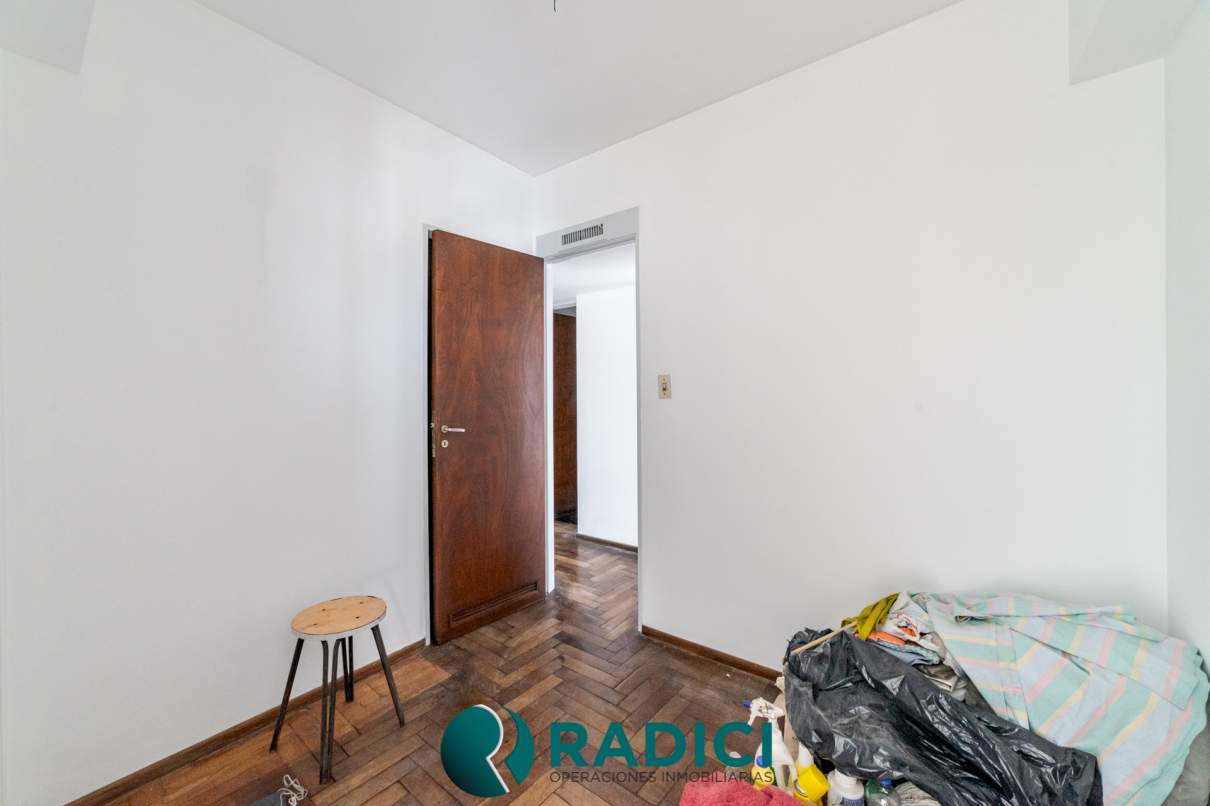 VENTA ESPECTACULAR SEMI PISO A METROS DE CAÑADA C COCHERA! SOBRE AV COLON! LO VEMOS!