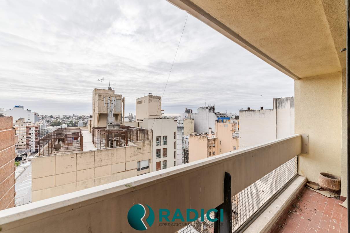 VENTA ESPECTACULAR SEMI PISO A METROS DE CAÑADA C COCHERA! SOBRE AV COLON! LO VEMOS!
