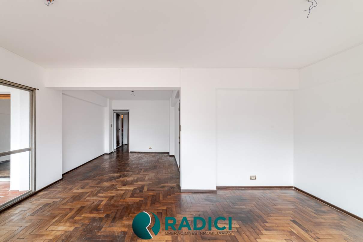 VENTA ESPECTACULAR SEMI PISO A METROS DE CAÑADA C COCHERA! SOBRE AV COLON! LO VEMOS!