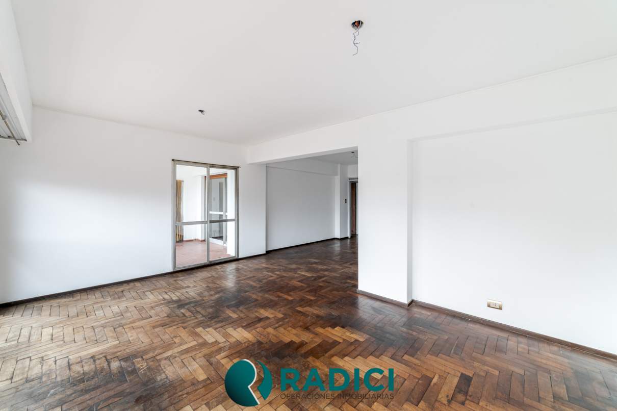 VENTA ESPECTACULAR SEMI PISO A METROS DE CAÑADA C COCHERA! SOBRE AV COLON! LO VEMOS!