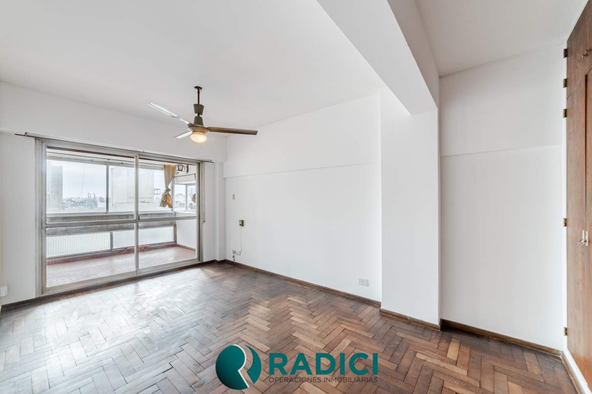 VENTA ESPECTACULAR SEMI PISO A METROS DE CAÑADA C COCHERA! SOBRE AV COLON! LO VEMOS!