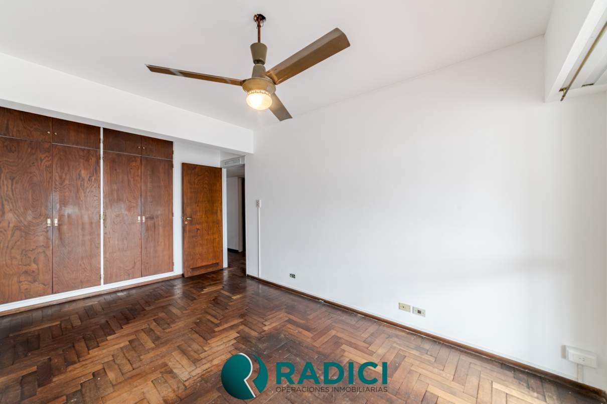 VENTA ESPECTACULAR SEMI PISO A METROS DE CAÑADA C COCHERA! SOBRE AV COLON! LO VEMOS!