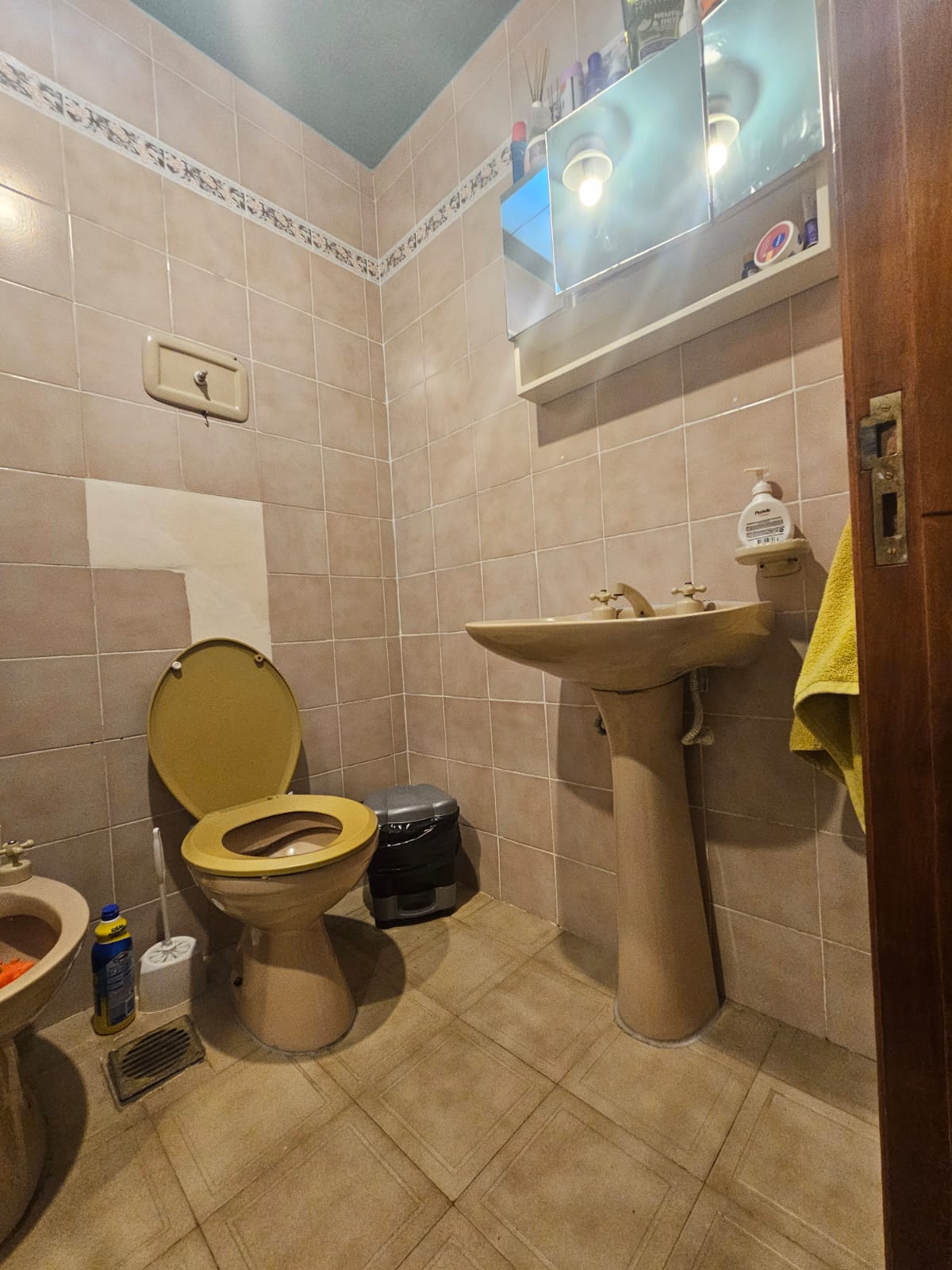 VENTA GRAN DUPLEX APTO CREDITO EN EL CORAZON DEL CERRO!! - GRAN PATIO CON PILETA!! NO TE LO PIERDAS!!