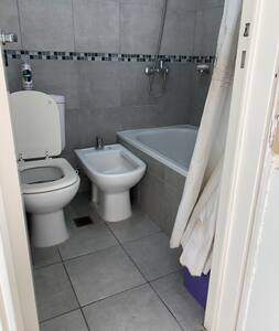 A METROS DEL PATIO OLMOS - TOTALMENTE AMOBLADO PARA DOS PERSONAS! CONTRATO ANUAL