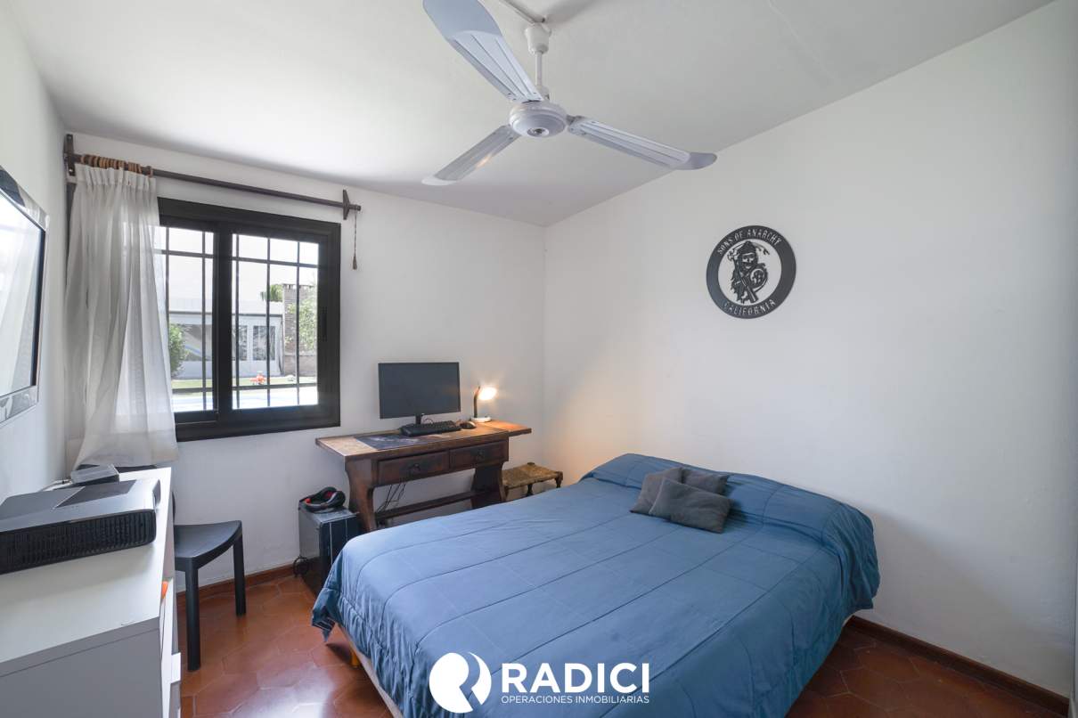 VENTA VENI A CONOCER ESTA CASA - 3 DOR, GRAN PATIO CON PILETA Y QUINCHO - TE VA A ENCANTAR !!!