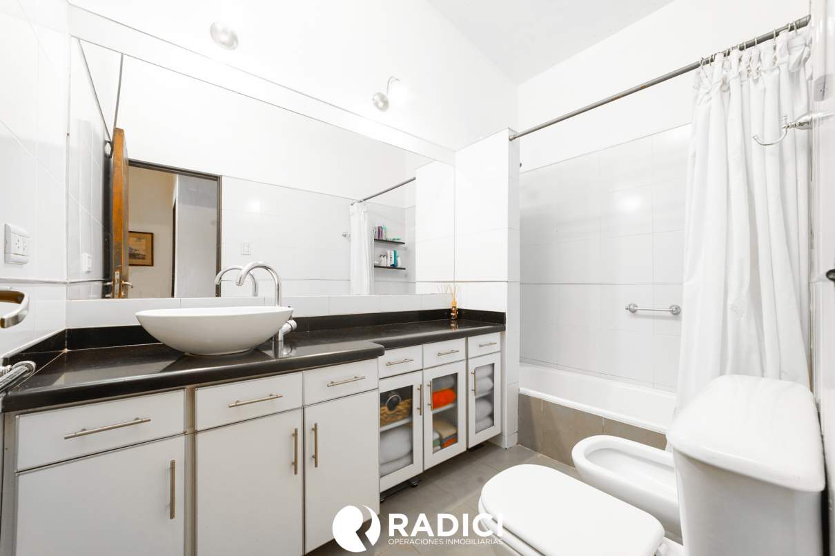 VENTA VENI A CONOCER ESTA CASA - 3 DOR, GRAN PATIO CON PILETA Y QUINCHO - TE VA A ENCANTAR !!!