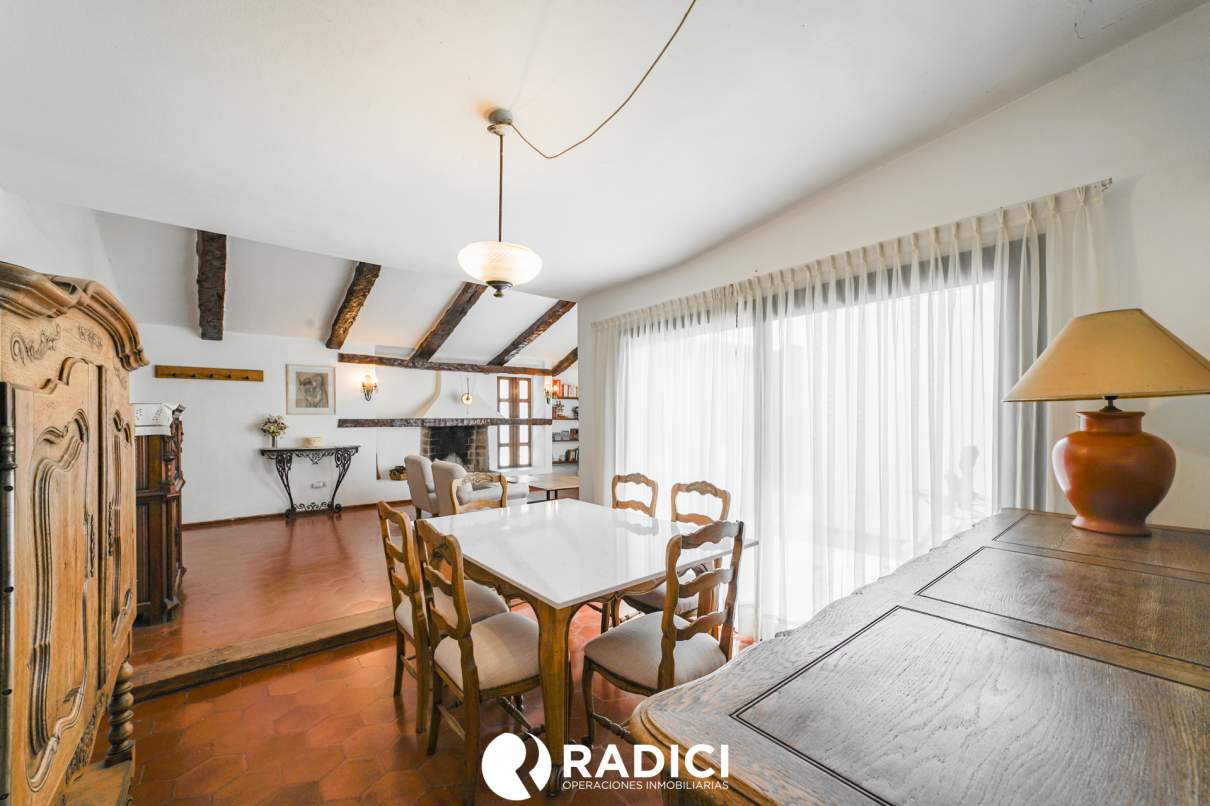 VENTA VENI A CONOCER ESTA CASA - 3 DOR, GRAN PATIO CON PILETA Y QUINCHO - TE VA A ENCANTAR !!!