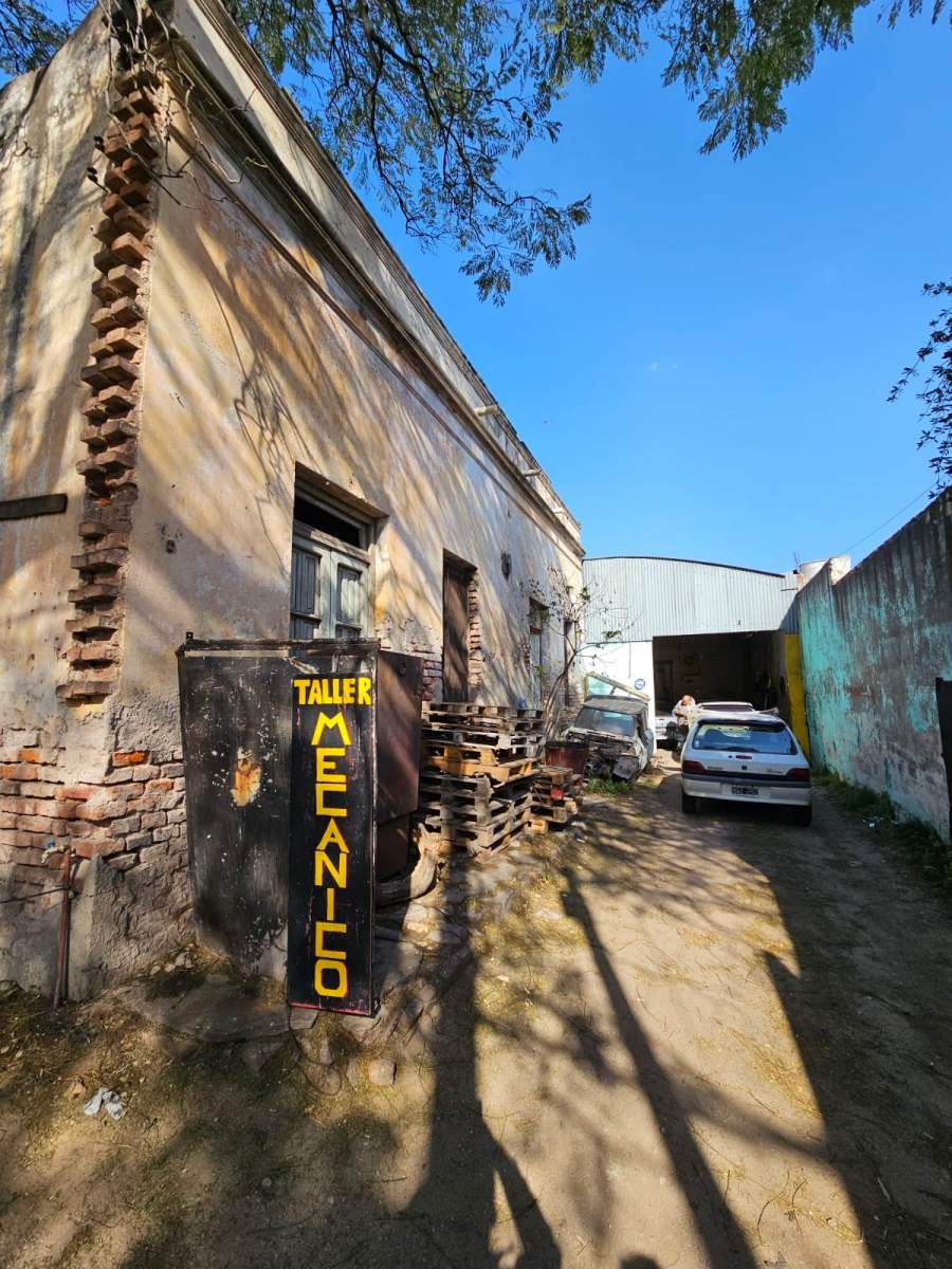 IMPERDIBLE GALPON EN VENTA EN B PUEYRREDON A METROS DE AV. PATRIA - LO VEMOS