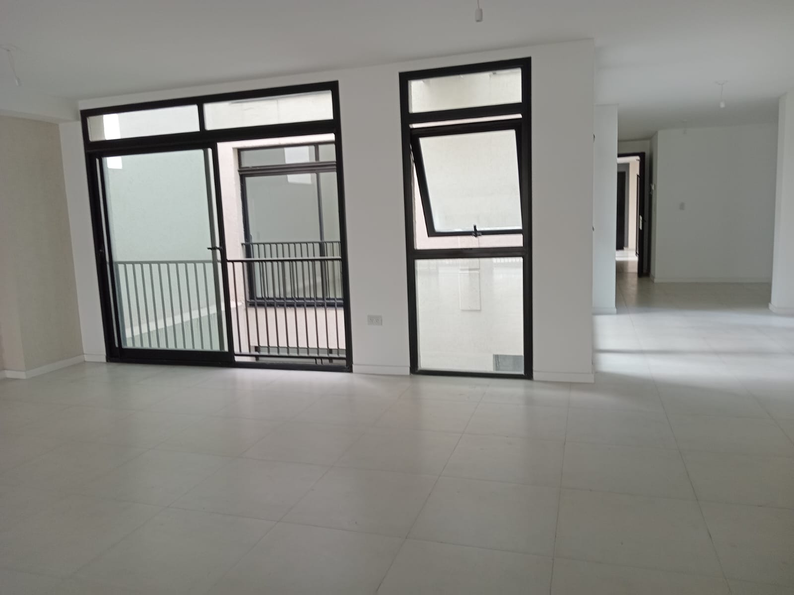 Alquiler Anual - Dpto de 3 dormitorios - Semipiso - Carlos Paz
