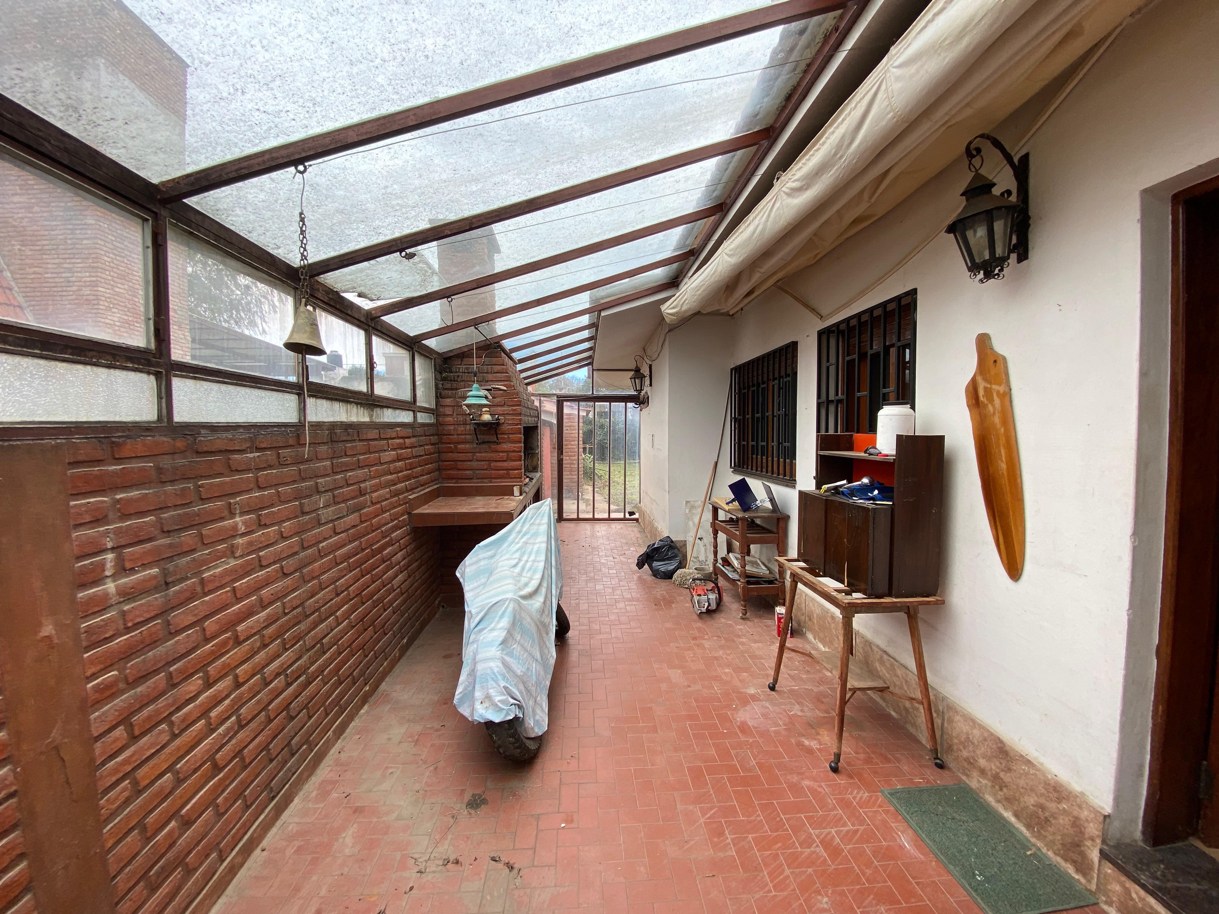 SE VENDE CASA DE 3 DORM A MTS DEL RIO,BARRIO SOL Y RIO