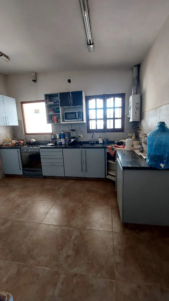 2 Naves Industriales  7 Locales  2 Casas - Villa Allende