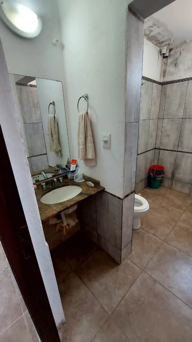 2 Naves Industriales  7 Locales  2 Casas - Villa Allende