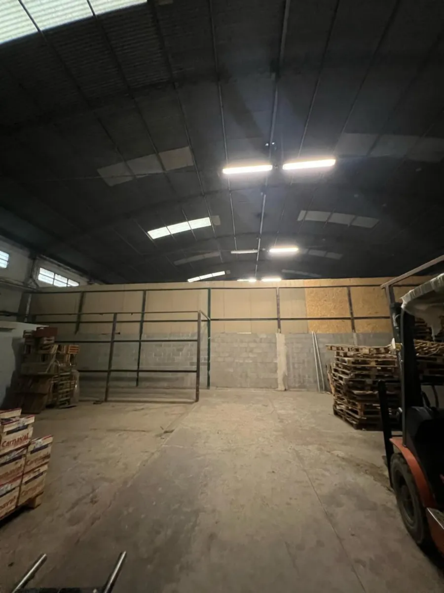 2 Naves Industriales  7 Locales  2 Casas - Villa Allende