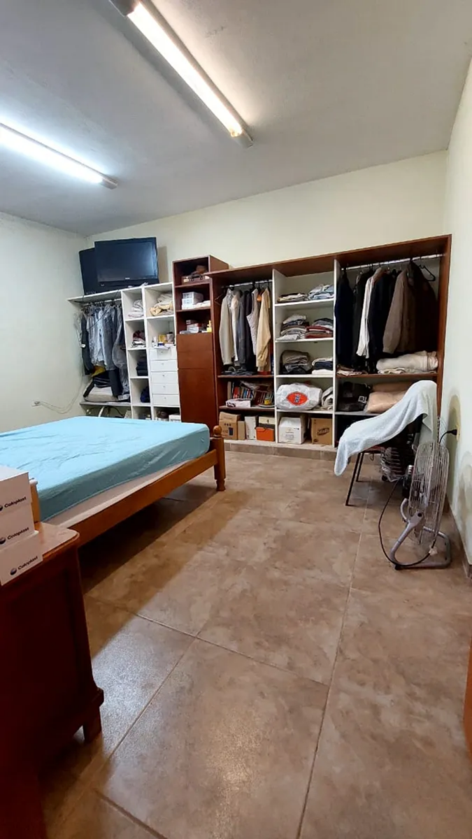 2 Naves Industriales  7 Locales  2 Casas - Villa Allende