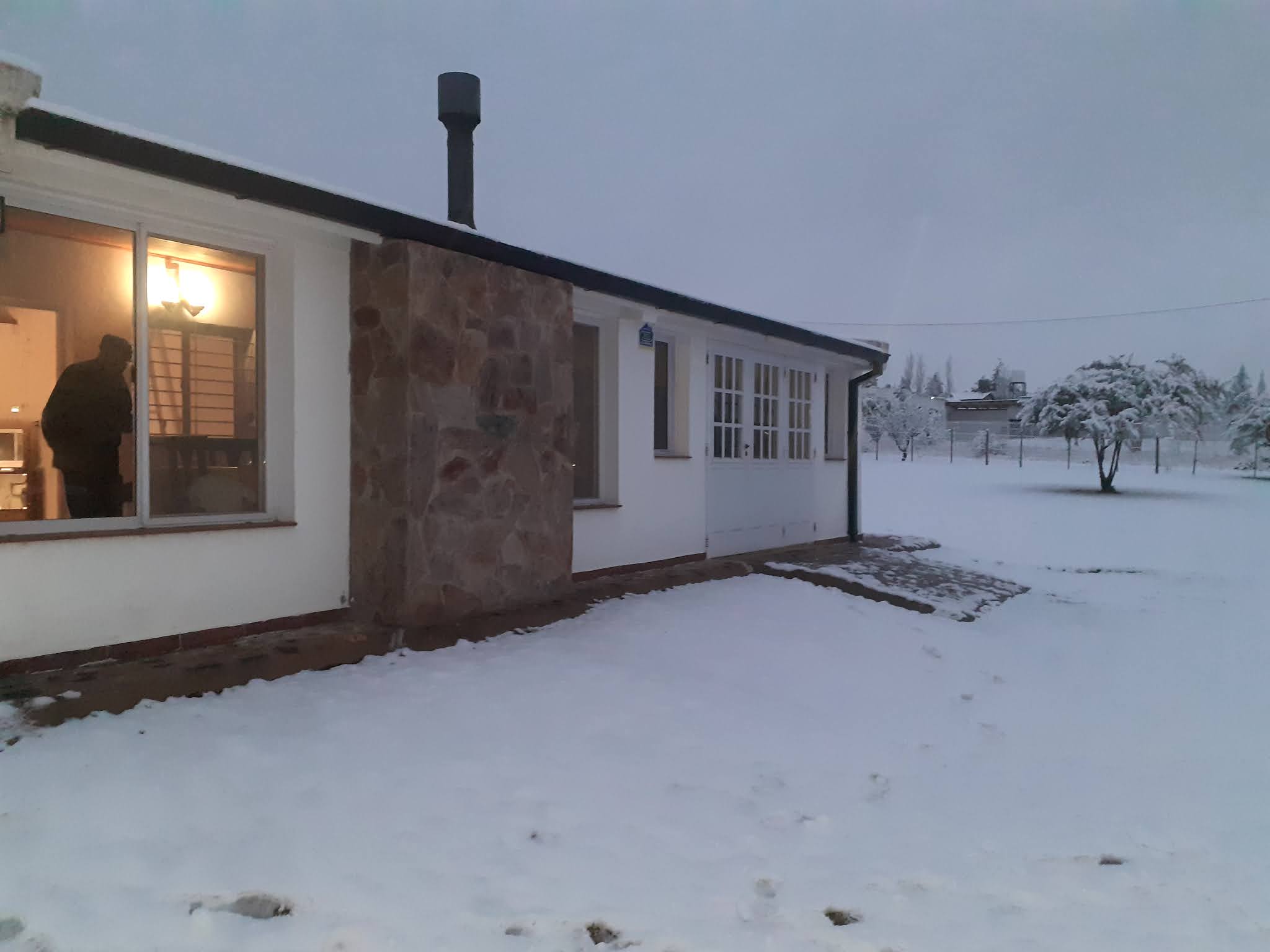 EXCELENTE CASA CON GRAN TERRENO. Vista Unica! U$S 125.000.-